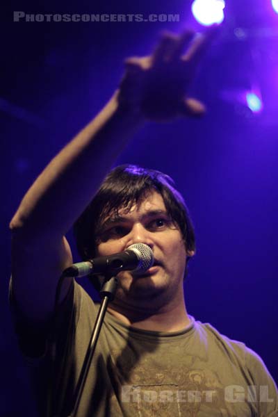 AND YOU WILL KNOW US BY THE TRAIL OF DEAD - 2007-03-11 - PARIS - Trabendo - Conrad Keely